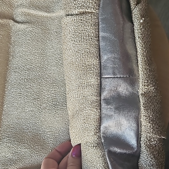 Hagara Embossed and Smooth Metallic Hobo Shoulder Bag - Picture 4 of 14